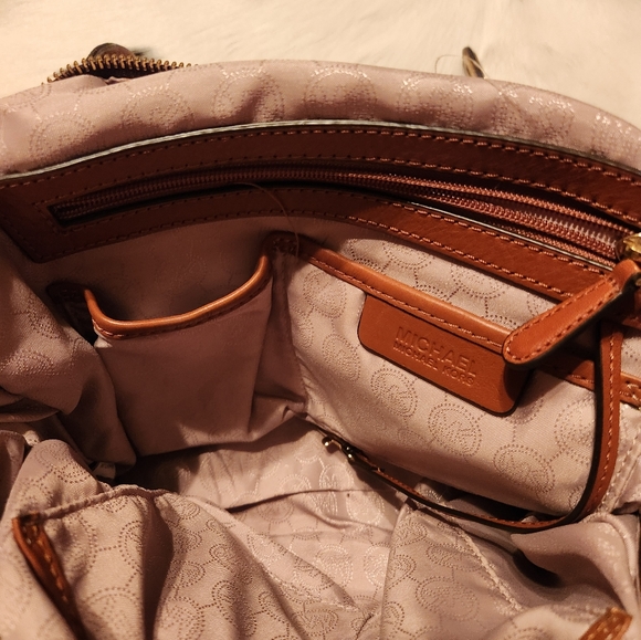 MICHAEL KORS SINATURE BROWN HOBO/SHOULDER BAG AND WALLET - Picture 5 of 10